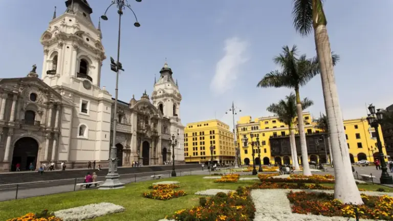 Looking for the best Lima Free Walking Tour to explore the Historic Center today?