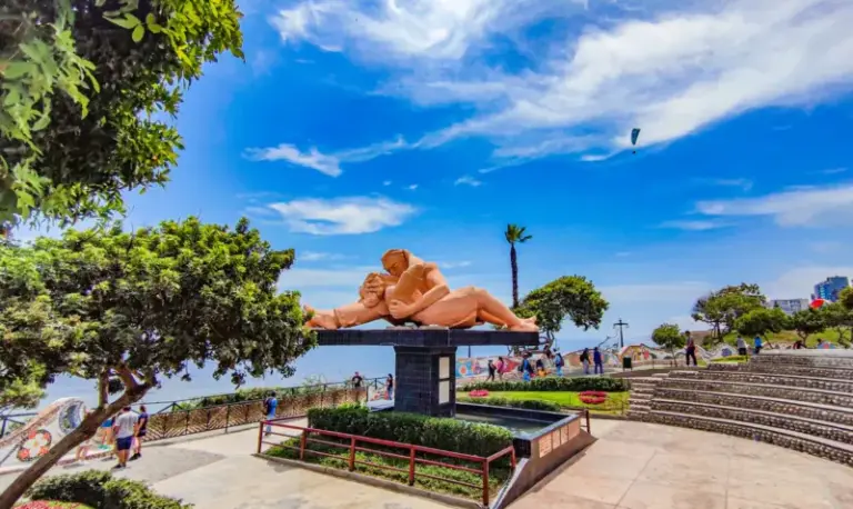 How to Book a Free Walking Tour in Miraflores or Barranco Without Overpaying?