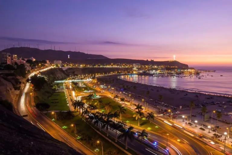 Book your transfer and Free Walking Tour from Miraflores to the Historic Center